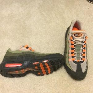 Nike AirMax moneybag